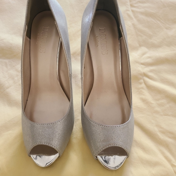 Women's silver peep toe heels - Picture 3 of 4
